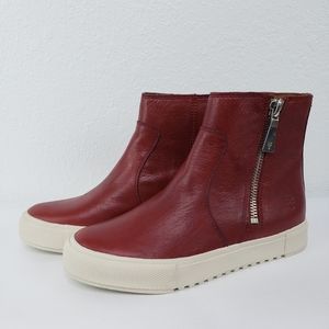 Frye Gia Lug Zip Bootie Sneaker Red Clay Brown Sz8